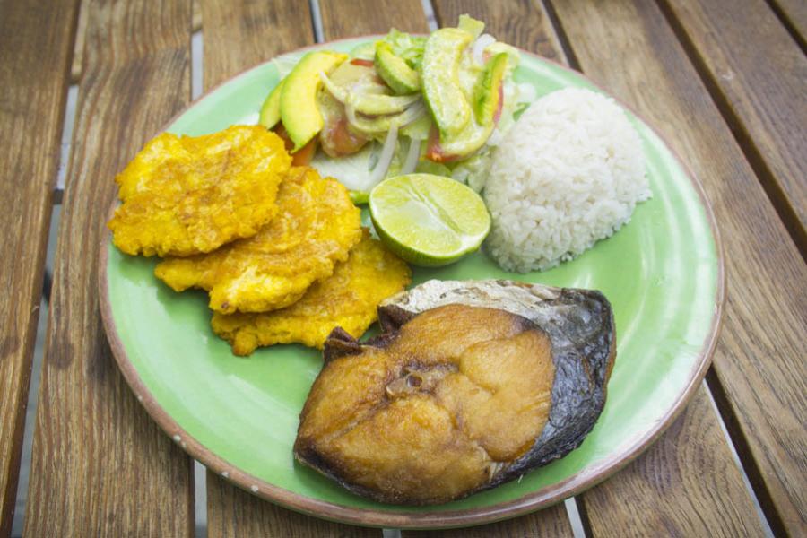 Pescado Con Patacon