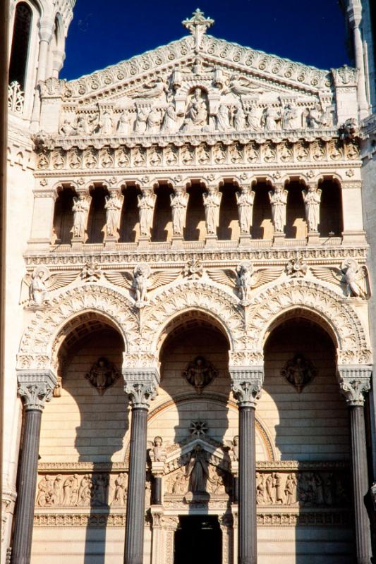 Basilica de Notre Dame de Fourviere Lyon, Francia,...