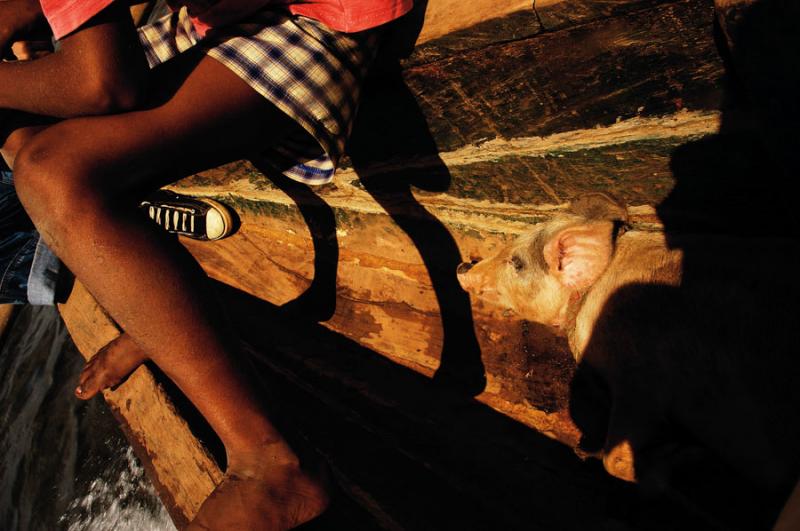 NiÃ±os en una Barca, Ayapel, Cordoba, Colombia