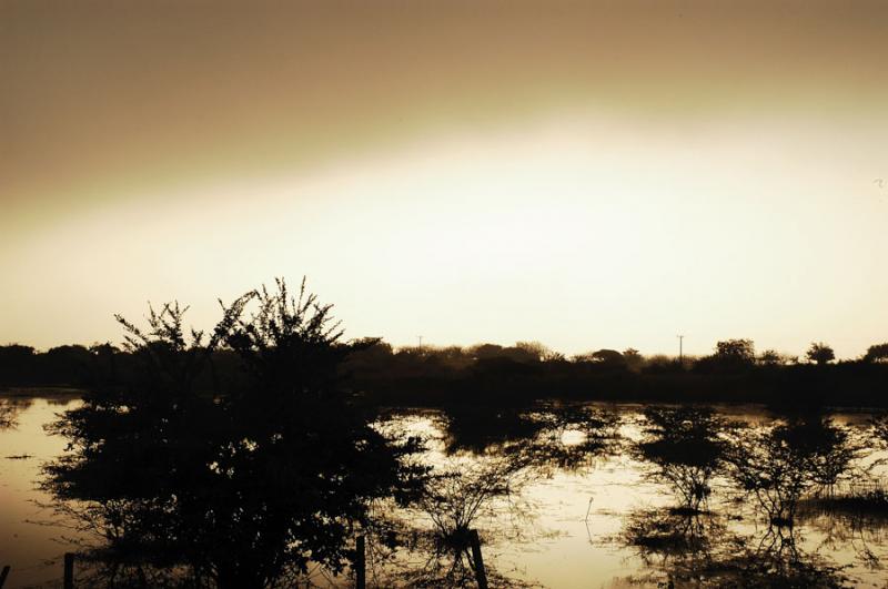 Atardecer en el Rio Sinu, Monteria, Cordoba, Colom...