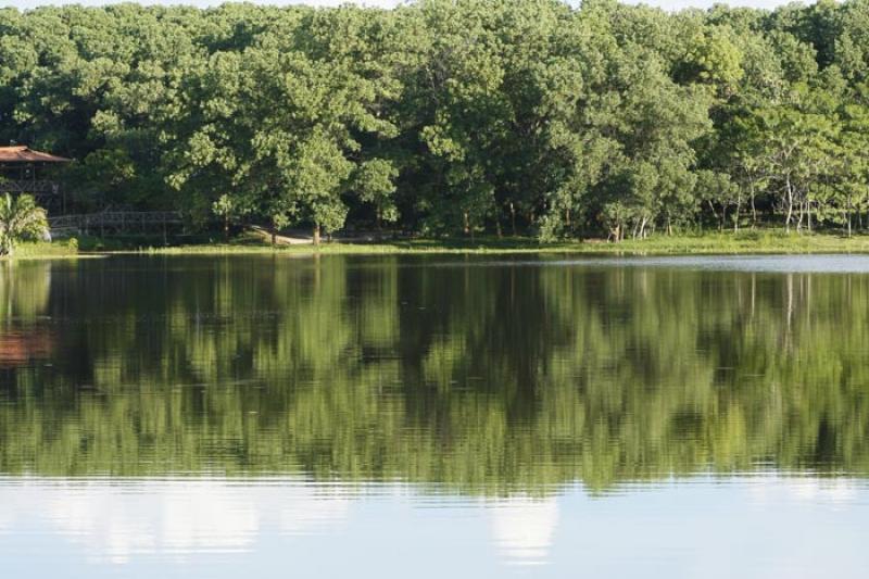 Lago del Mirador del Parque Zenu, Montelibano, Cor...