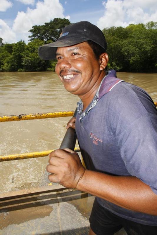 Hombre Viajando por el Rio San Jorge, Montelibano,...