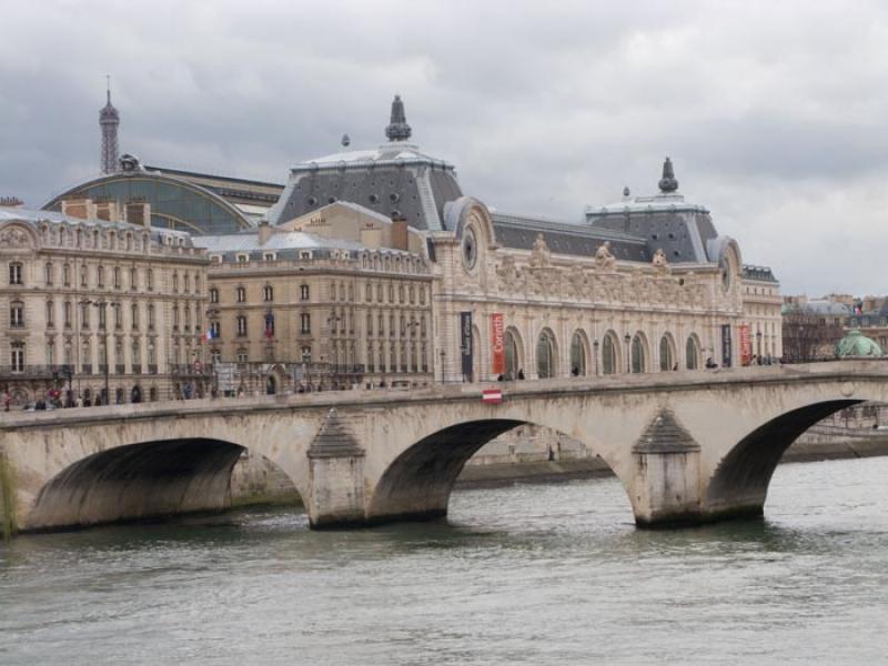 Puente sobre el Rio Sena, Paris, Francia, Europa