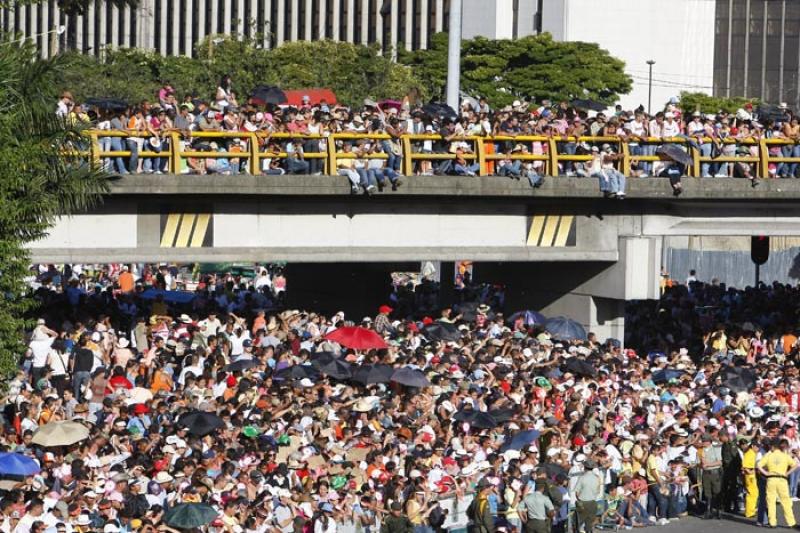 Personas en el Desfile de Silleteros, Medellin, An...