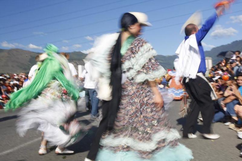 Grupo Folclorico en el Desfile de Silleteros, Mede...