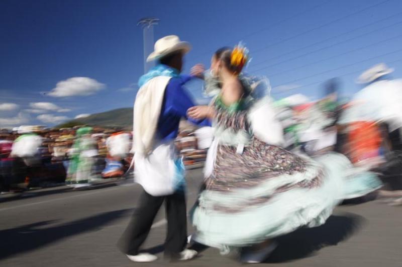 Grupo Folclorico en el Desfile de Silleteros, Mede...