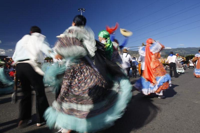 Grupo Folclorico en el Desfile de Silleteros, Mede...