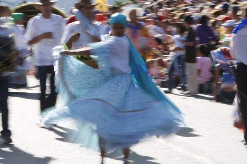 Bailarina en el Desfile de Silleteros, Medellin, A...