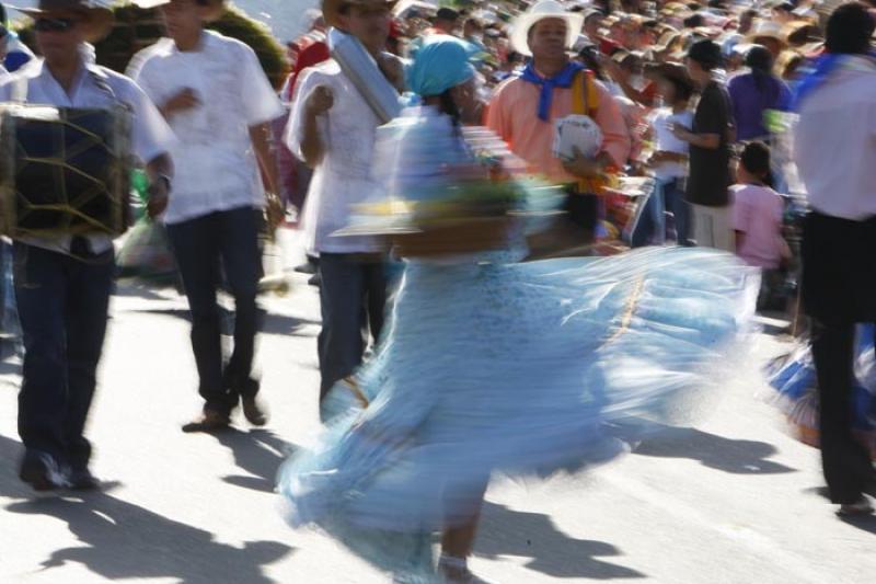 Bailarina en el Desfile de Silleteros, Medellin, A...