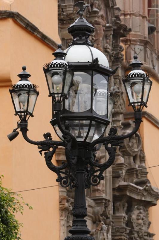 Farol de la Iglesia de San Diego, Guadalajar, Mexi...