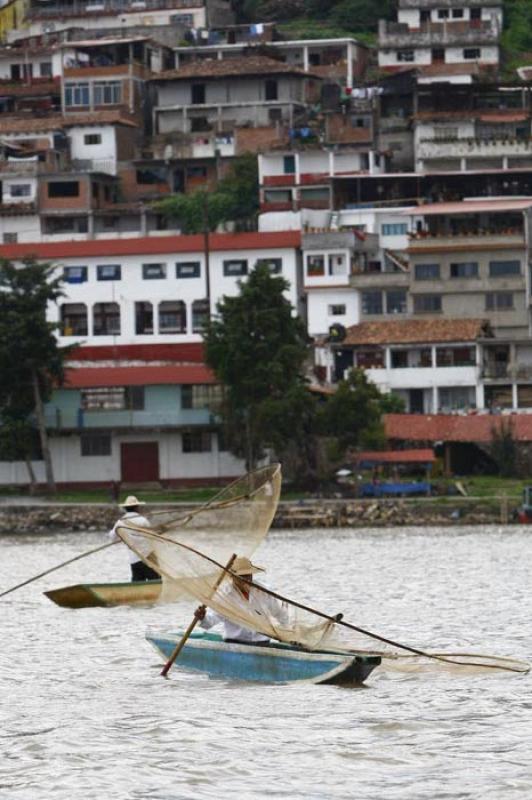 Pescador en el Lago de Patzcuaro, Isla de Janitzio...