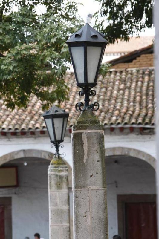 Faroles de la Plaza Vasco de Quiroga, Patzcuaro, M...