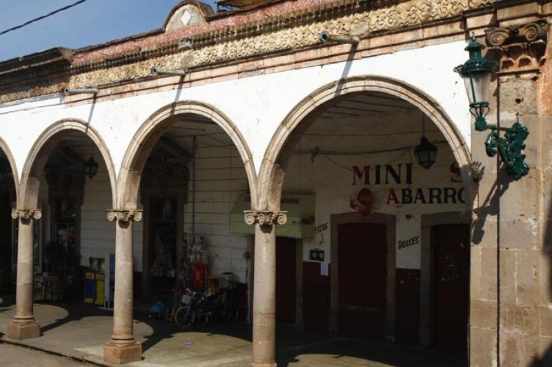 Arquitectura Tradicional, Quiroga, Michoacan, More...