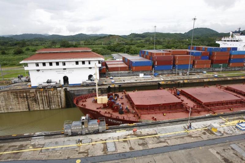 Miraflores Locks, Canal de Panama, Panama, America...