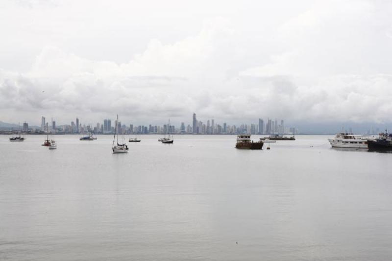 Embarcaciones en la Bahia, Panama, America Central