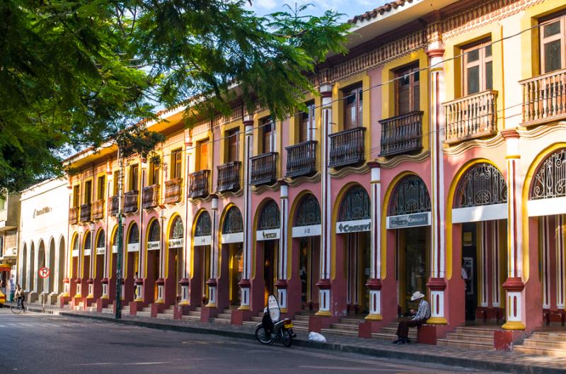 Los Portales de Fuenmayor, Guadalajara de Buga, Va...