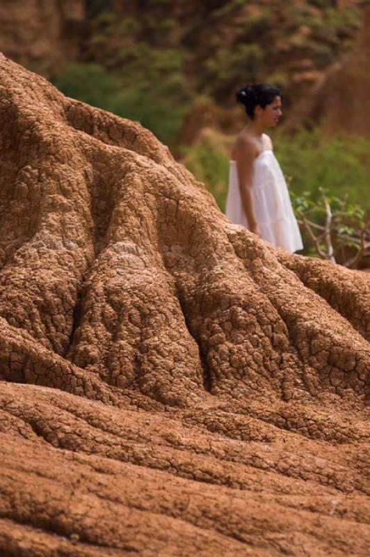 Mujer en el Desierto de la Tatacoa, Huila, Neiva, ...