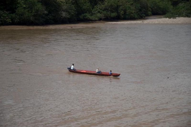 Barca en el Rio Magdalena, Neiva, Colombia