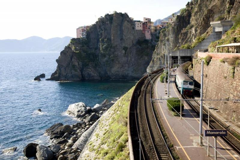 Estacion del Tren de Manarola, Cinque Terre, Ligur...