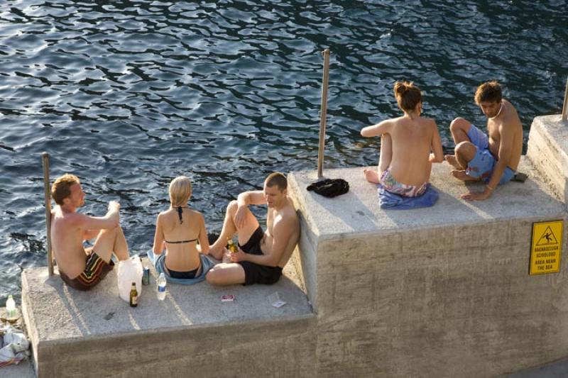 Personas Tomando el Sol, Manarola, Cinque Terre, L...